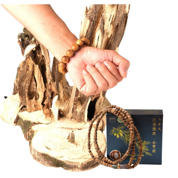 Vòng đeo trầm hương Đại La Thiên - 대라천 침향 목주